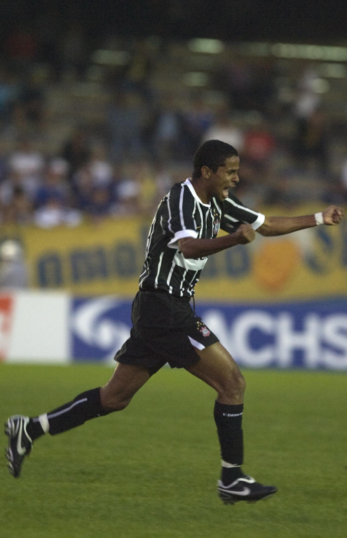 SP - SANTO ANDRE X CORINTHIANS - ESPORTES - durante partida válida pelo Campeonato Brasileiro da segunda divisão 2008, primeiro turno, realizada no estádio Bruno José Daniel, em Santo André, municipio de São Paulo, neste sábado a tarde
