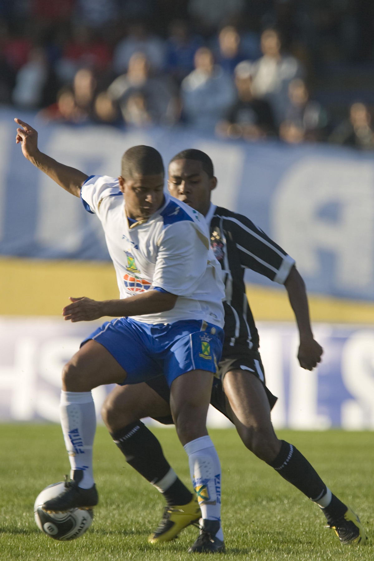 SP - SANTO ANDRE X CORINTHIANS - ESPORTES - durante partida válida pelo Campeonato Brasileiro da segunda divisão 2008, primeiro turno, realizada no estádio Bruno José Daniel, em Santo André, municipio de São Paulo, neste sábado a tarde