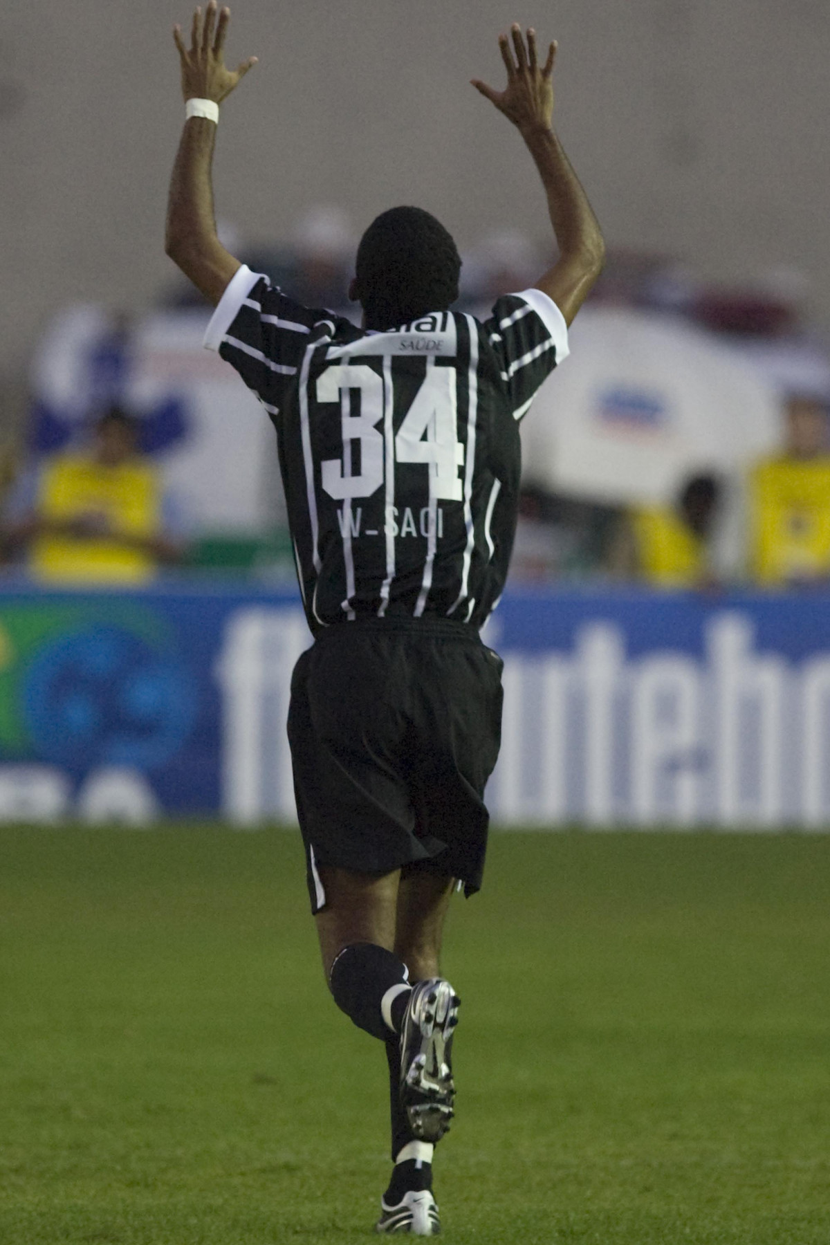 SP - SANTO ANDRE X CORINTHIANS - ESPORTES - durante partida válida pelo Campeonato Brasileiro da segunda divisão 2008, primeiro turno, realizada no estádio Bruno José Daniel, em Santo André, municipio de São Paulo, neste sábado a tarde