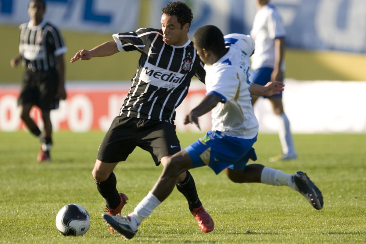 SP - SANTO ANDRE X CORINTHIANS - ESPORTES - durante partida vlida pelo Campeonato Brasileiro da segunda diviso 2008, primeiro turno, realizada no estdio Bruno Jos Daniel, em Santo Andr, municipio de So Paulo, neste sbado a tarde