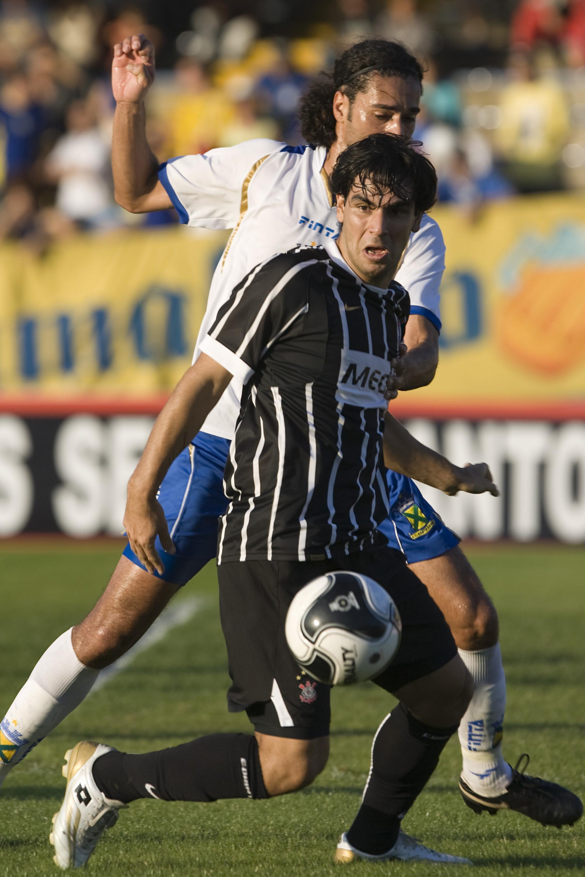 SP - SANTO ANDRE X CORINTHIANS - ESPORTES - durante partida válida pelo Campeonato Brasileiro da segunda divisão 2008, primeiro turno, realizada no estádio Bruno José Daniel, em Santo André, municipio de São Paulo, neste sábado a tarde