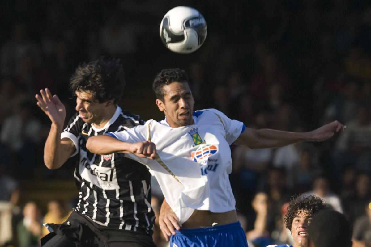 SP - SANTO ANDRE X CORINTHIANS - ESPORTES - durante partida válida pelo Campeonato Brasileiro da segunda divisão 2008, primeiro turno, realizada no estádio Bruno José Daniel, em Santo André, municipio de São Paulo, neste sábado a tarde