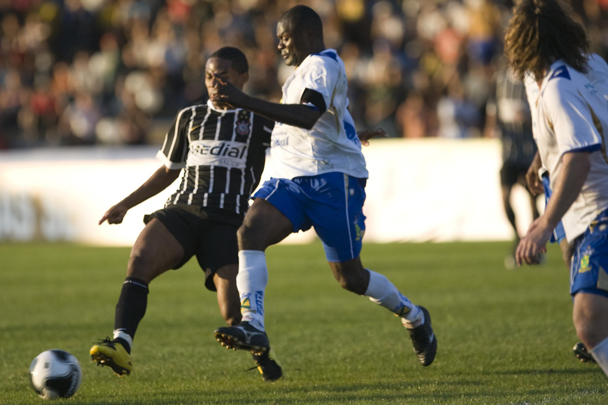 SP - SANTO ANDRE X CORINTHIANS - ESPORTES - durante partida válida pelo Campeonato Brasileiro da segunda divisão 2008, primeiro turno, realizada no estádio Bruno José Daniel, em Santo André, municipio de São Paulo, neste sábado a tarde