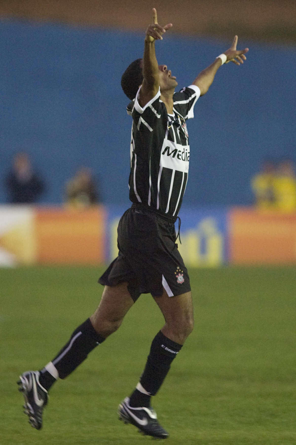 SP - SANTO ANDRE X CORINTHIANS - ESPORTES - durante partida válida pelo Campeonato Brasileiro da segunda divisão 2008, primeiro turno, realizada no estádio Bruno José Daniel, em Santo André, municipio de São Paulo, neste sábado a tarde