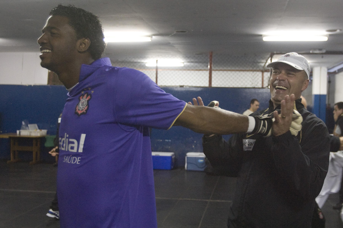 SP - SANTO ANDRE X CORINTHIANS - ESPORTES - nos vestiários antes da partida válida pelo Campeonato Brasileiro da segunda divisão 2008, primeiro turno, realizada no estádio Bruno José Daniel, em Santo André, municipio de São Paulo, neste sábado a tarde