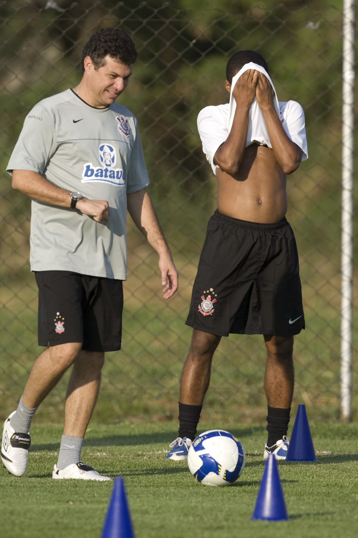 Durante o treino do Corinthians realizado esta tarde no Parque Ecolgico do Tiete. O prximo jogo ser contra o Fluminense no Pacaembu, amanh, quarta-feira, 13/05 a noite, jogo da ida das quartas de final da Copa do Brasil 2009