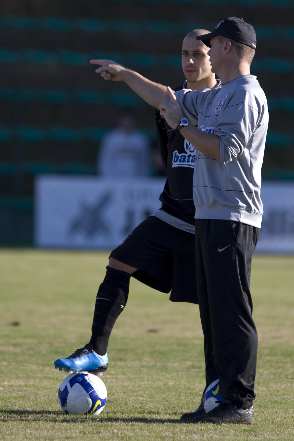 Durante o treino do Corinthians realizado esta tarde no campo do J. Malucelli, em Curitiba; o prximo jogo do time ser na proxima 4a. feira, 01/07, contra o Internacional/RS, no Beira-Rio, na deciso da Copa do Brasil 2009