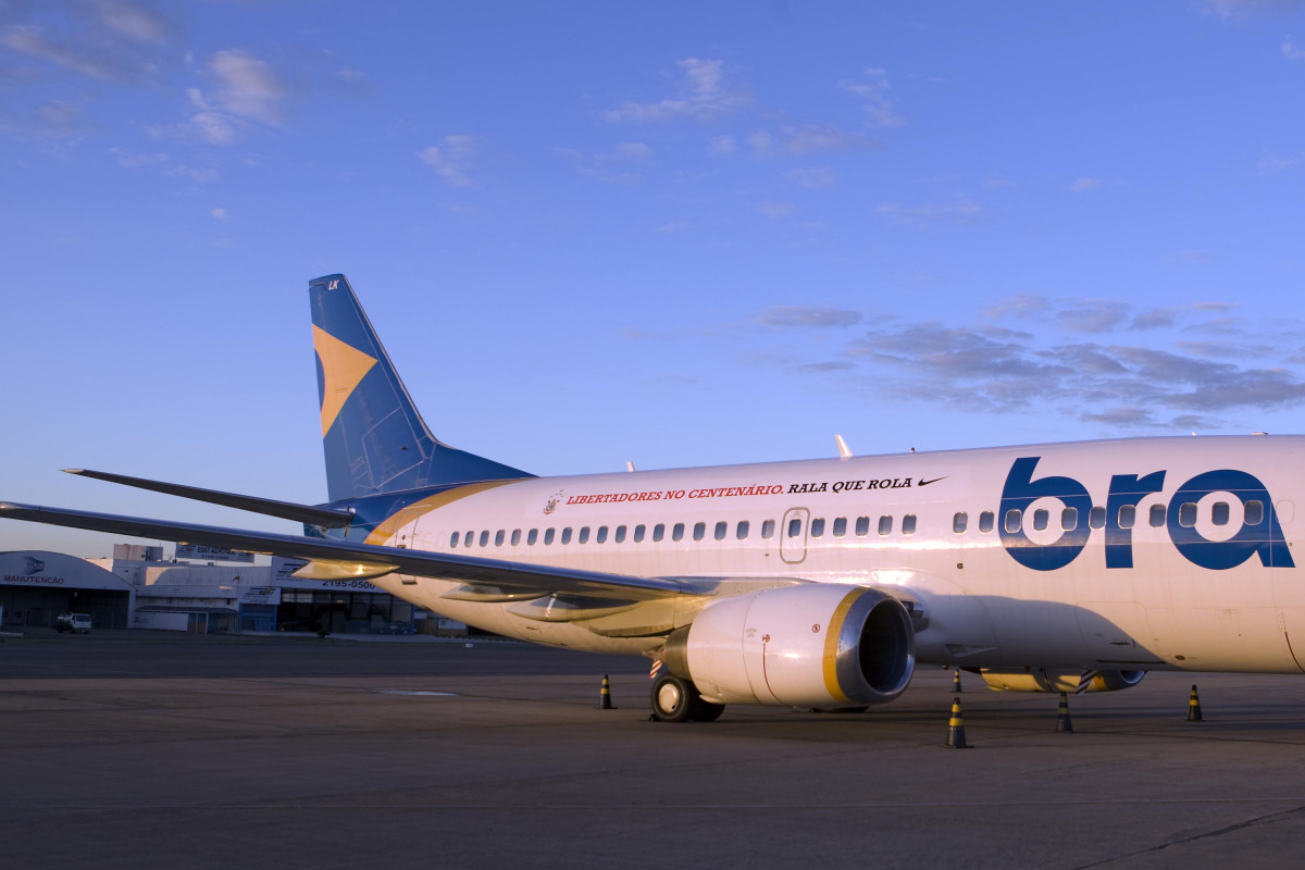 INTERNACIONAL/RS X CORINTHIANS/SP - Aviao customizado que levou a delegacao do Corinthians ao Palacio da Alvorara para ser recebida pelo Presidente Luiz Inacio Lula da Silva que queria cumprimentar o time que ontem conquistou a Copa do Brasil 2009 em Porto Alegre, aps empate por 2x2 com o time do Internacional/RS