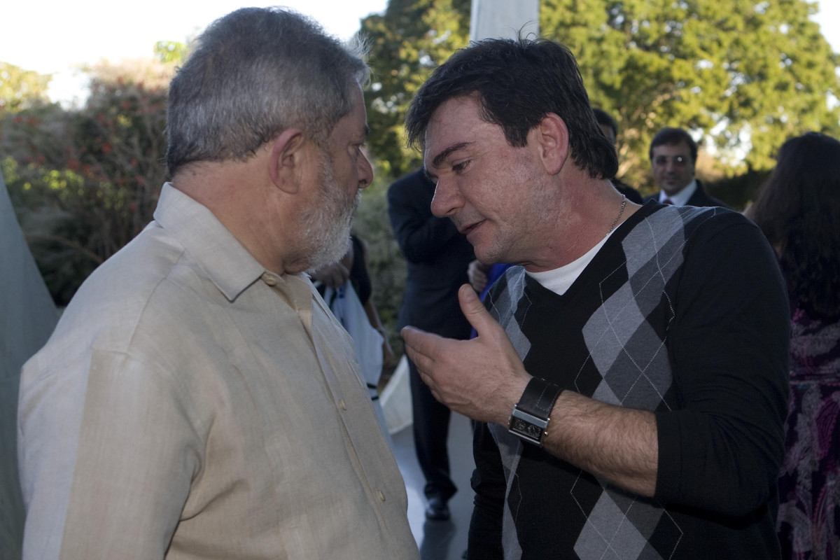 INTERNACIONAL/RS X CORINTHIANS/SP - O presidente do Corinthians Andres Sanchez e recebido no Palacio da Alvorara pelo Presidente Luiz Inacio Lula da Silva que queria cumprimentar o time que ontem conquistou a Copa do Brasil 2009 em Porto Alegre, após empate por 2x2 com o time do Internacional/RS