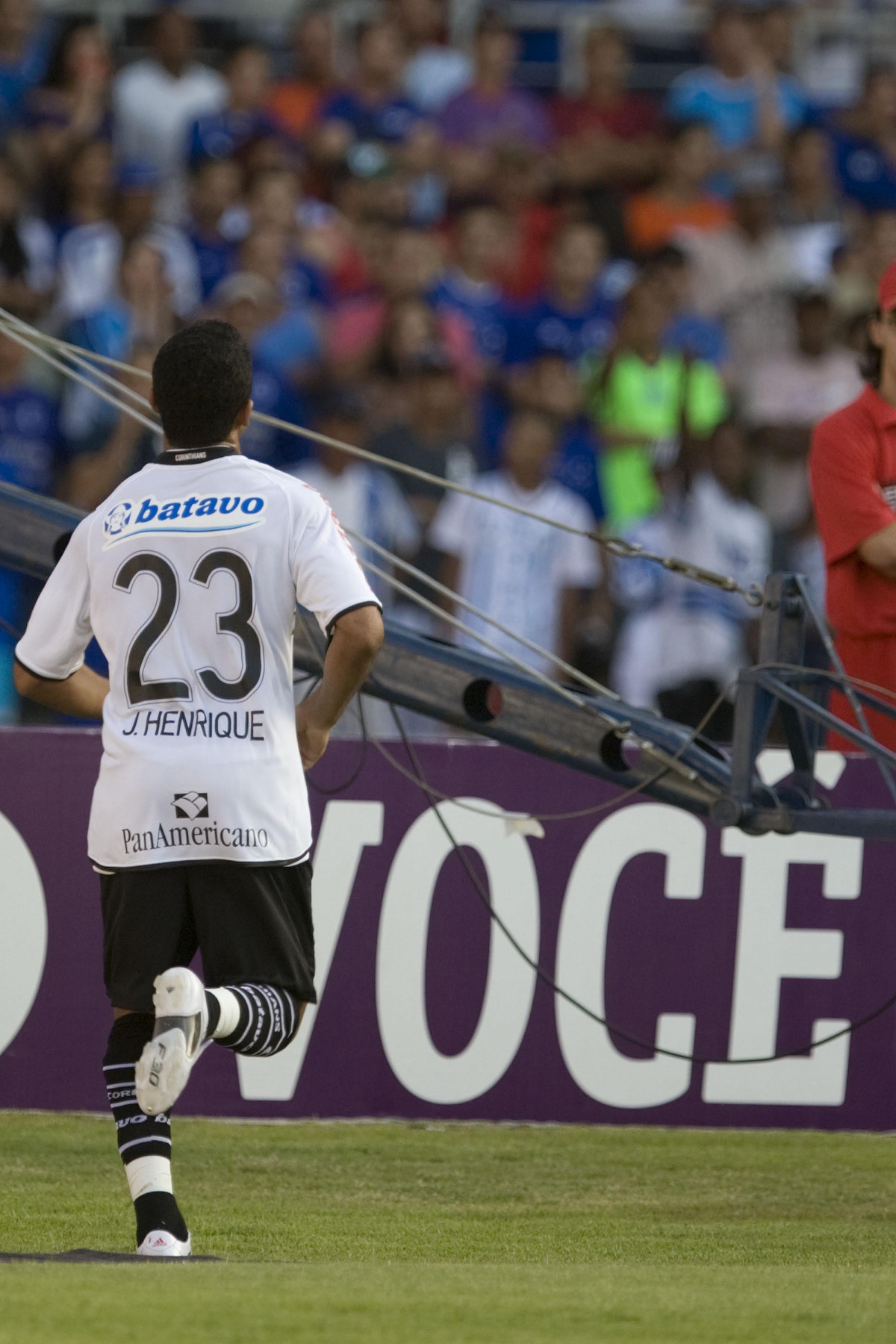 CRUZEIRO/MG X CORINTHIANS/SP - Jorge Henrique comemroa seu gol em um lance da partida realizada esta tarde no estdio Magalhaes Pinto, o Mineiro, vlida pelo turno do Campeonato Brasileiro de 2009