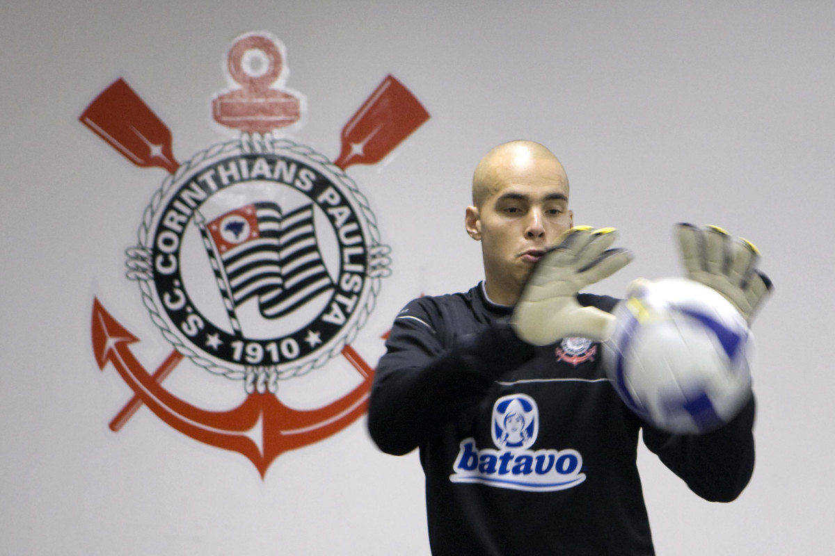 Julio Cesar se consagrou como maior campeo da histria do Corinthians, com 11 taas