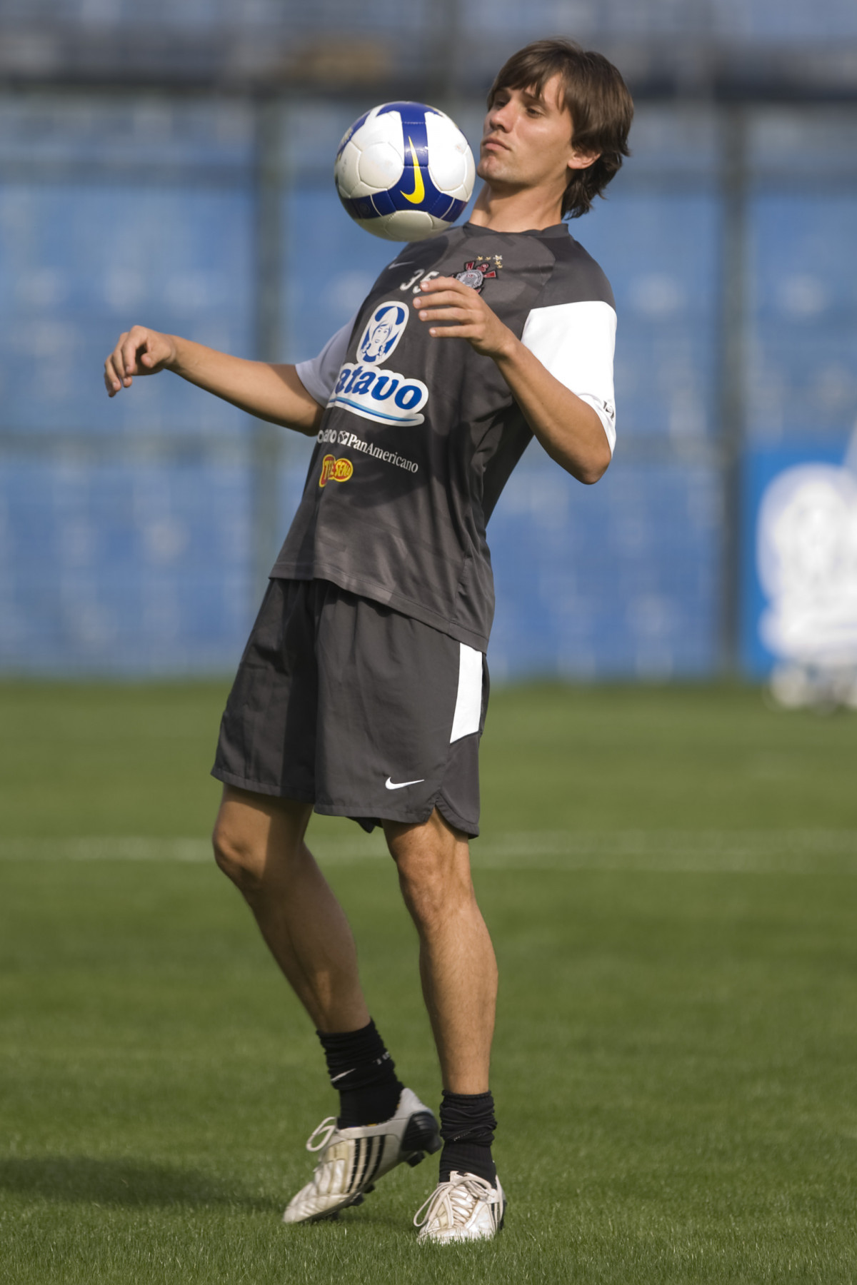 Paulo Andr durante o treino do Corinthians realizado esta tarde no Parque So Jorge; o prximo jogo do time ser quarta-feira, dia 07/10, contra o Fluminense, no estdio do Maracan, pelo returno do Campeonato Brasileiro 2009