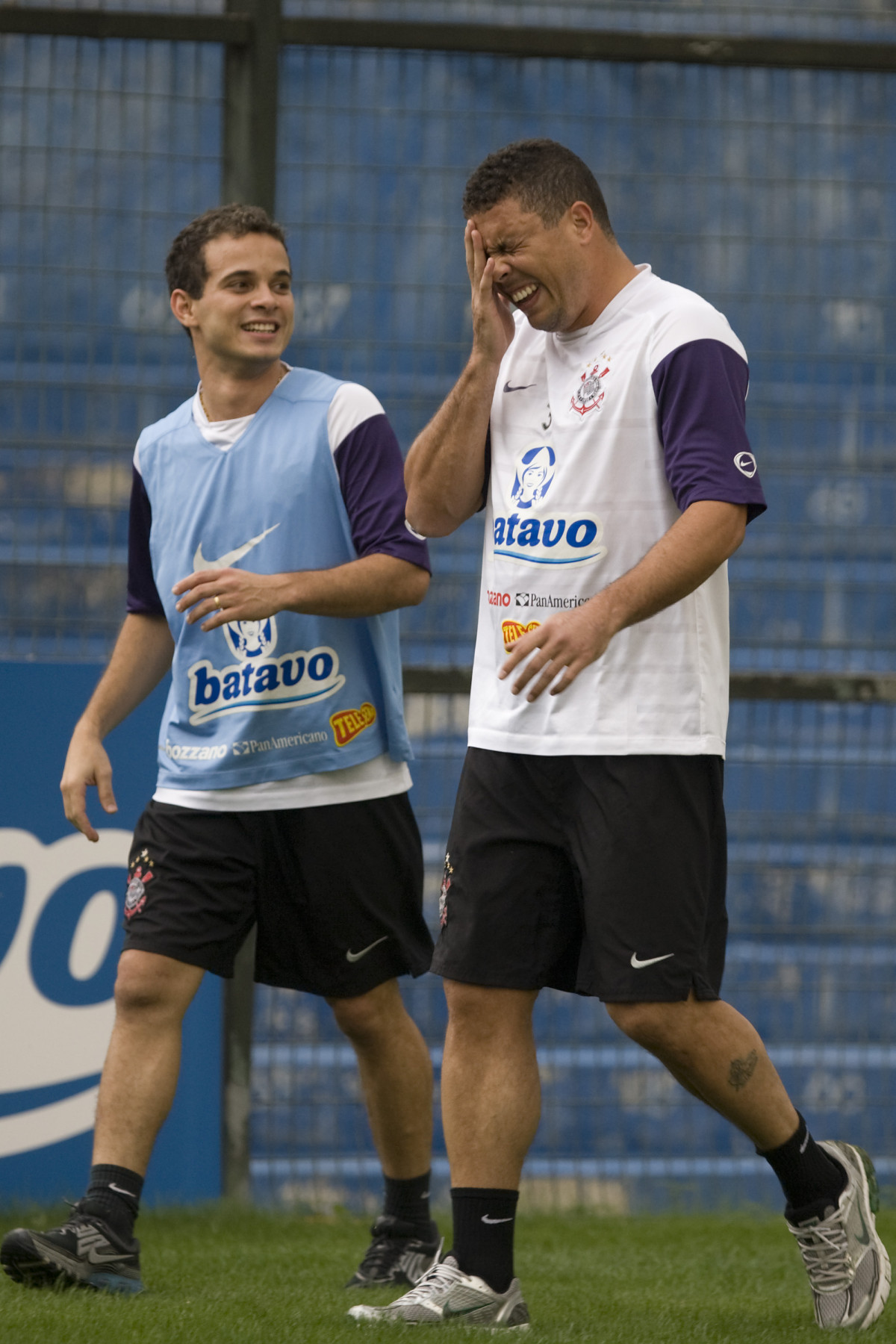 Morais e Ronaldo durante o treino do Corinthians realizado esta tarde no Parque So Jorge; o prximo jogo do time ser amanh, quarta-feira, dia 07/10, contra o Fluminense, no estdio do Maracan, pelo returno do Campeonato Brasileiro 2009