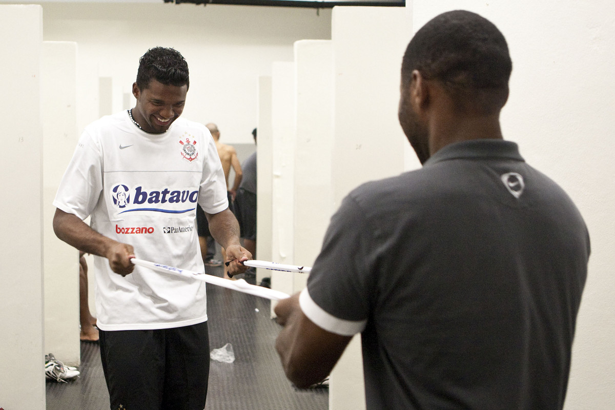 CORINTHIANS X MIRASSOL - Felipe nos vestiários antes da partida realizada esta noite no estádio do Pacaembu, zona oeste de São Paulo, válida pelo Campeonato Paulista 2010