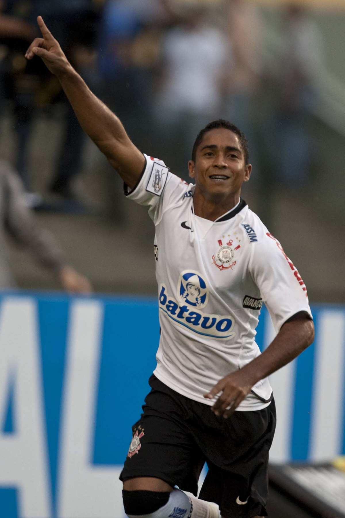 CORINTHIANS X PALMEIRAS - Jorge Henrique comemora sue gol em um lance da partida realizada esta tarde no estádio do Pacaembu, zona oeste de São Paulo, válida pela 5ª rodada do Campeonato Paulista 2010