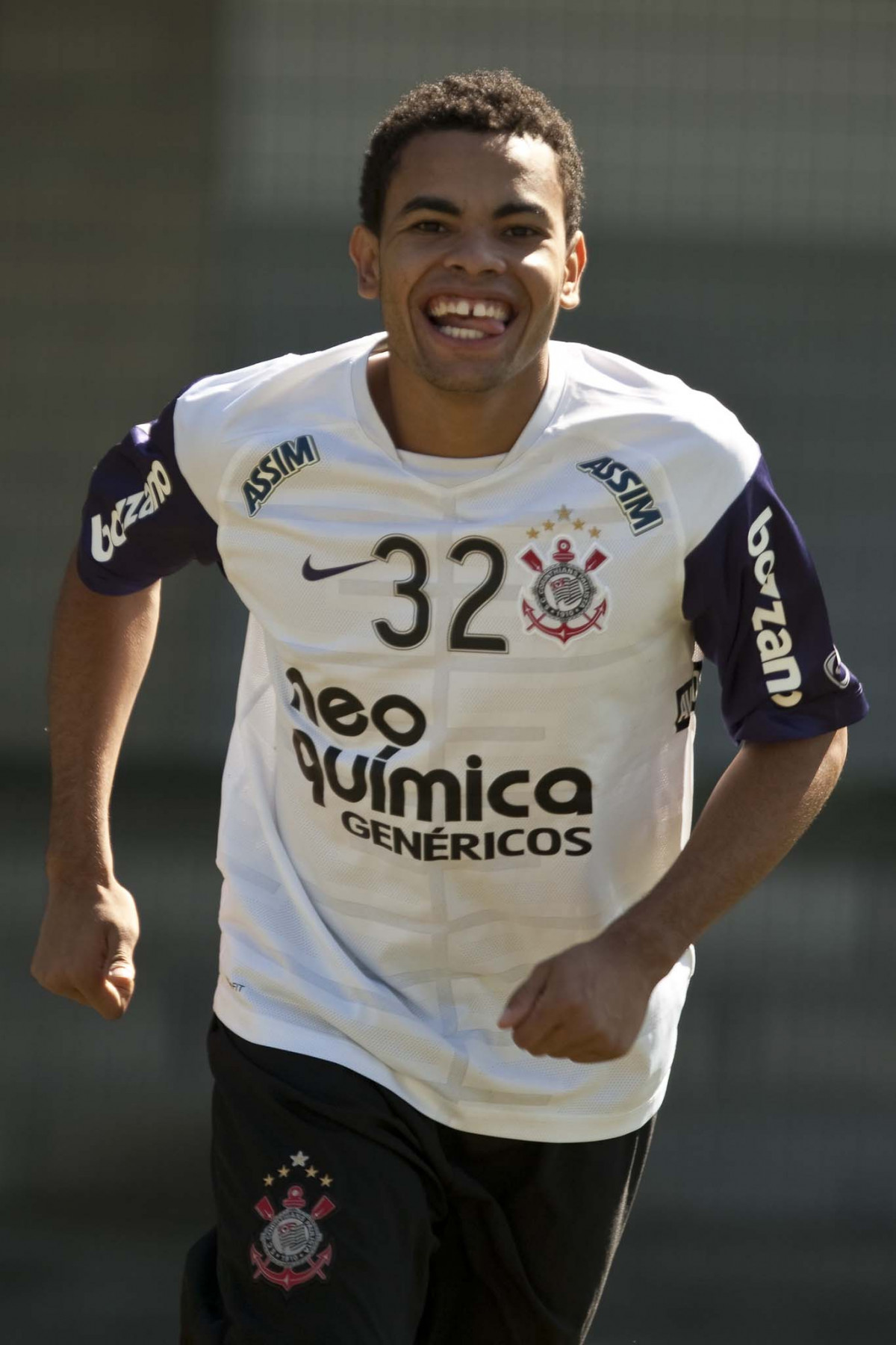 Dentinho durante o treino do Corinthians realizado esta manhã no Parque São  Jorge, zona leste da