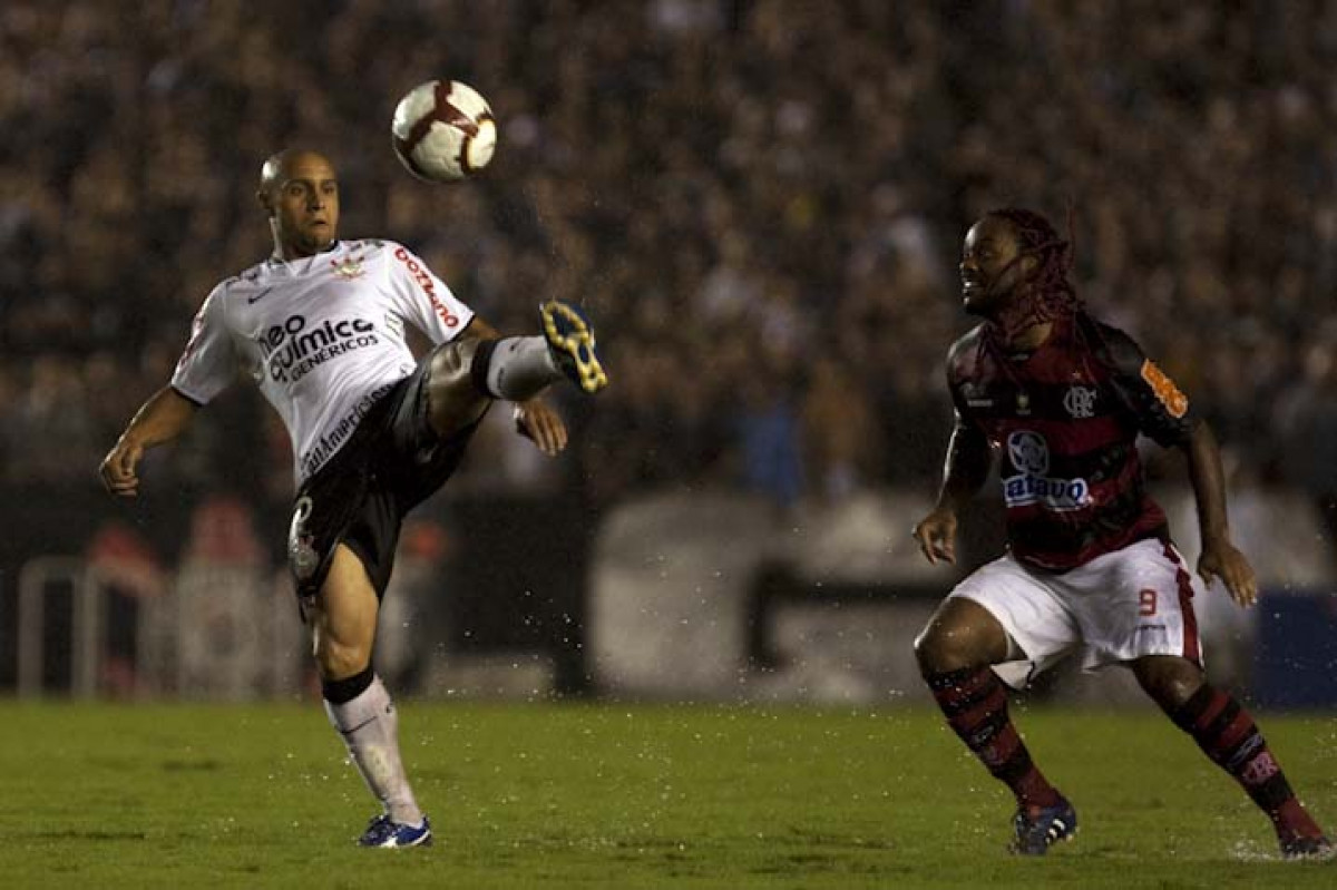 Nos vestirios antes da partida entre Flamengo x Corinthians vlida pela Copa Santander Libertadores realizada no estdio do Maracan