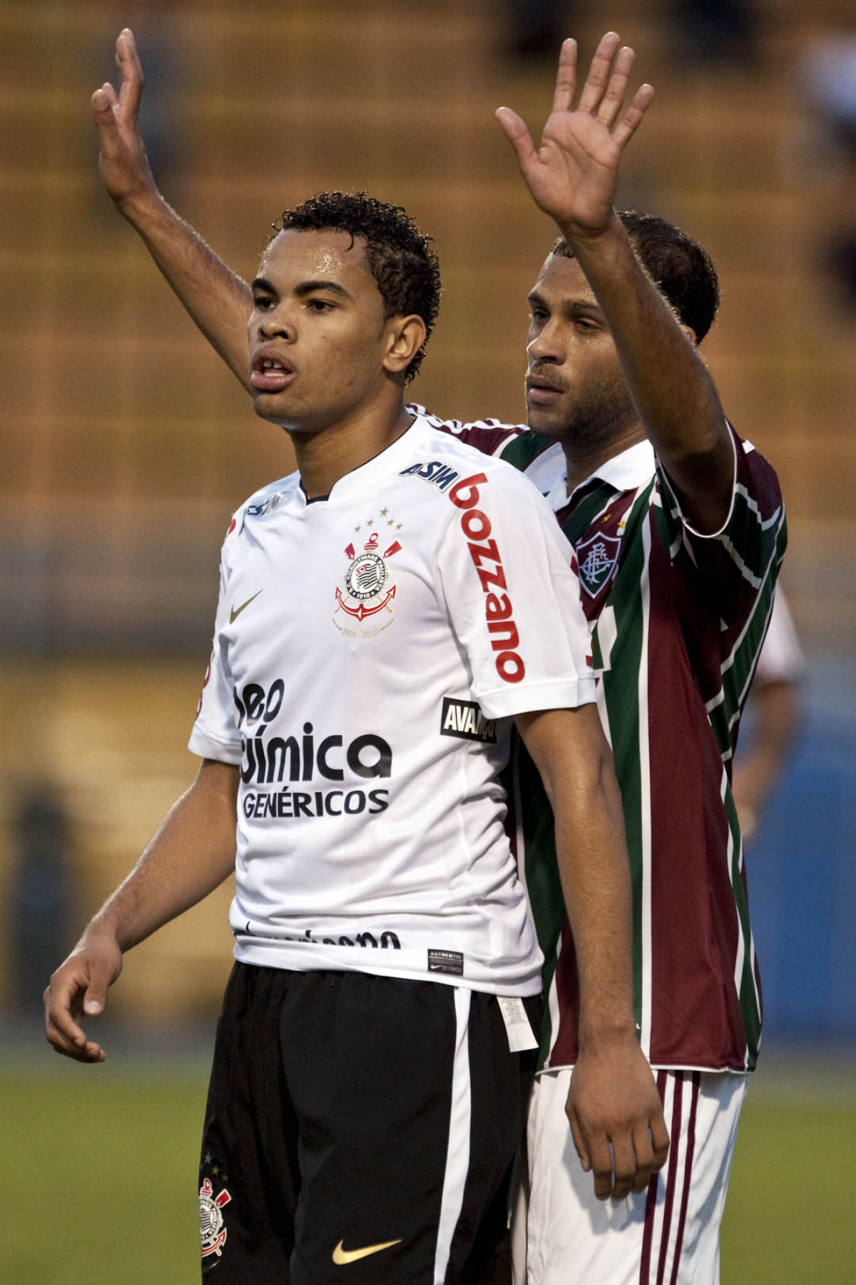 Dentinho e Carlinhos durante partida entre Corinthians x Fluminense vlida pela 3 rodada do Campeonato Brasileiro 2010, realizada no estdio do Pacaembu
