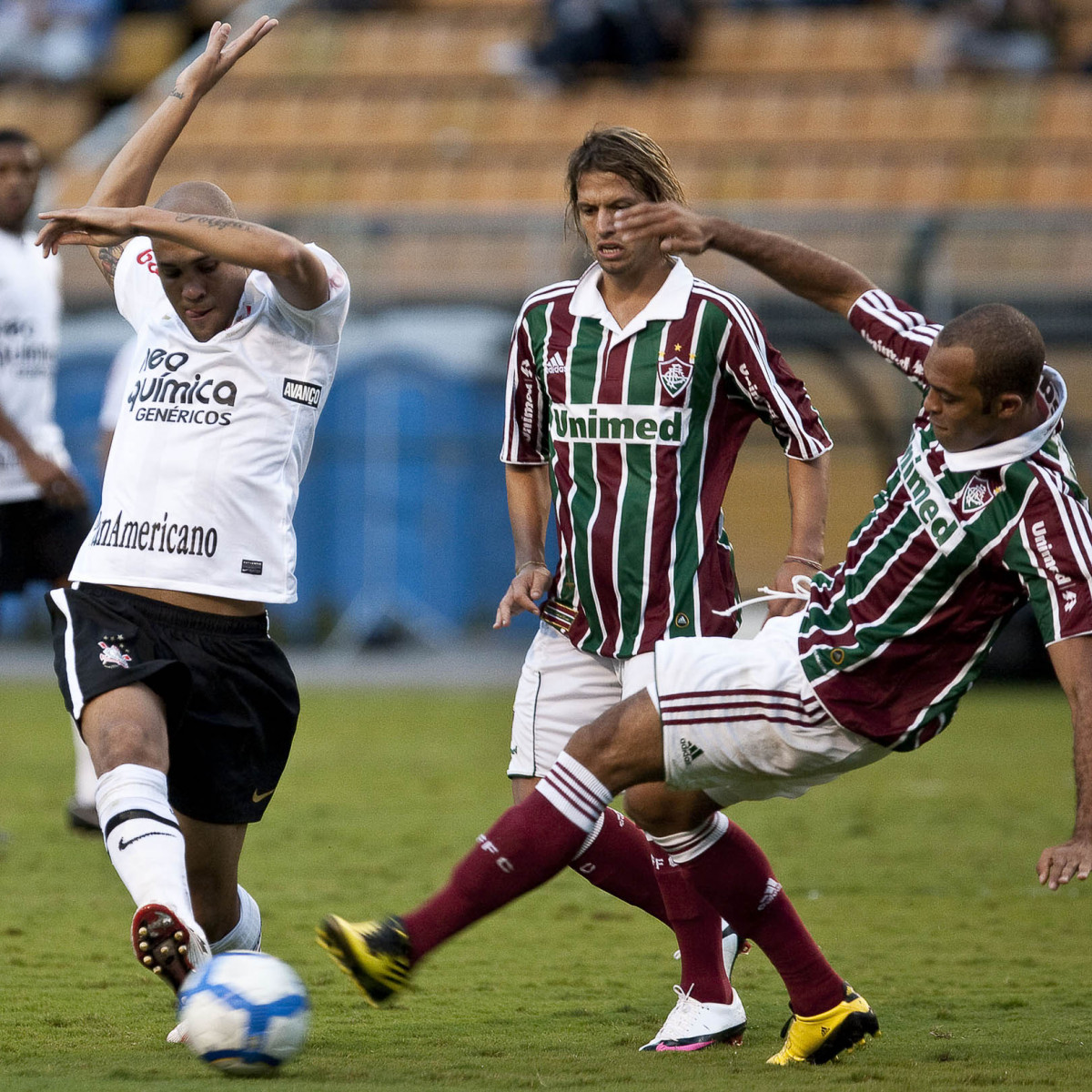 Souza; Diguinho e Leandro Euzebio durante partida entre Corinthians x Fluminense vlida pela 3 rodada do Campeonato Brasileiro 2010, realizada no estdio do Pacaembu