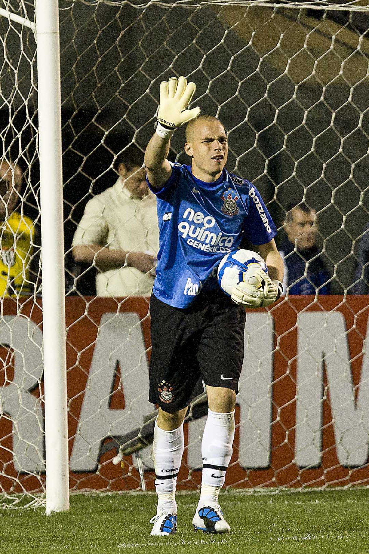 Durante a partida entre Corinthians x So Paulo, vlida pela 15 rodada do Campeonato Brasileiro de 2010, serie A, realizada esta tarde no estdio do Pacaembu, em So Paulo. So Paulo, Brasil