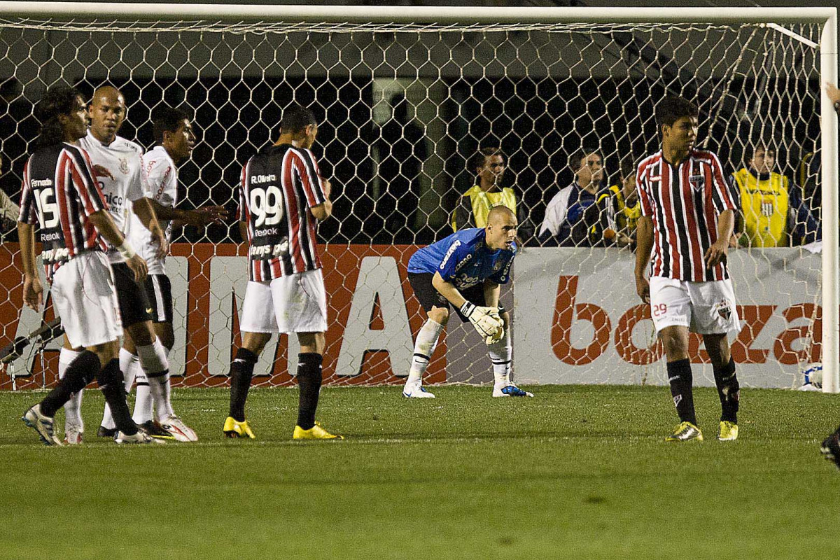 Durante a partida entre Corinthians x São Paulo, válida pela 15ª rodada do Campeonato Brasileiro de 2010, serie A, realizada esta tarde no estádio do Pacaembu, em São Paulo. São Paulo, Brasil