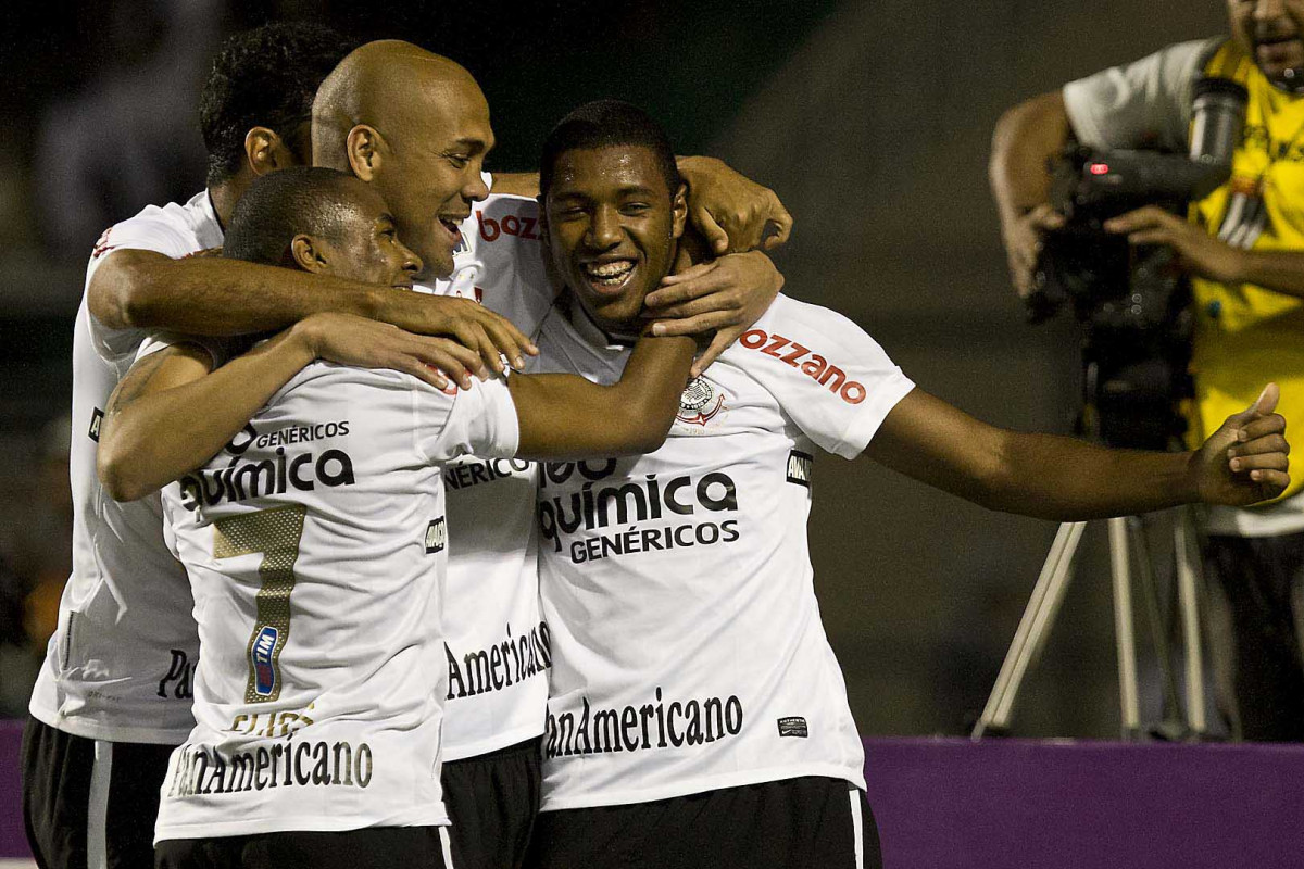 Durante a partida entre Corinthians x São Paulo, válida pela 15ª rodada do Campeonato Brasileiro de 2010, serie A, realizada esta tarde no estádio do Pacaembu, em São Paulo. São Paulo, Brasil