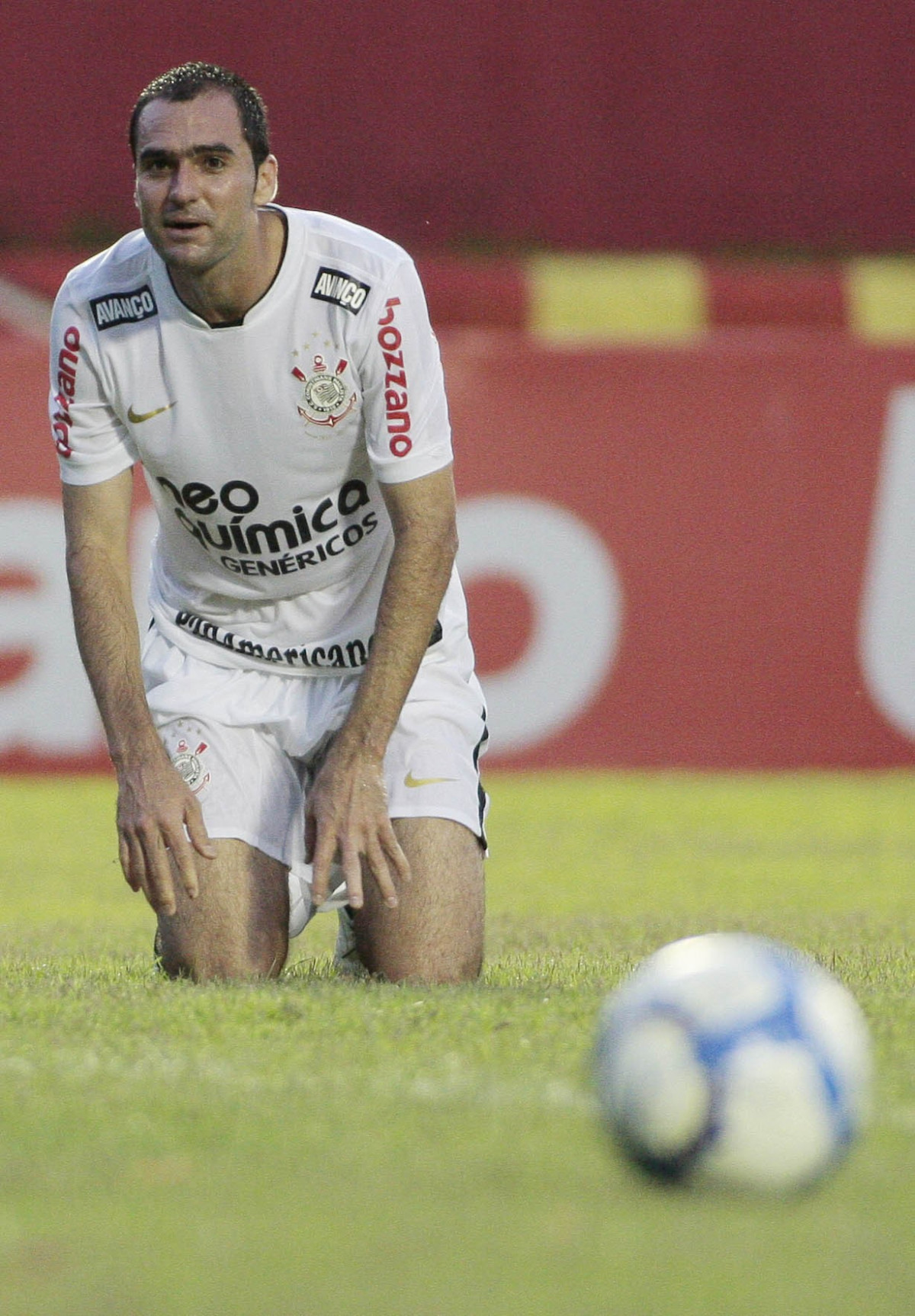Danilo do Corinthians durante partida vlida pelo Campeonato Brasileiro realizado no estdio do Barrado