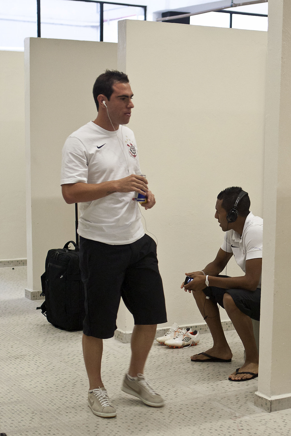 Bruno Cesar nos vestirios antes da partida entre Corinthians x Santos, vlida pela 9 rodada do Campeonato Paulista de 2011, realizada esta tarde no estdio do Pacaembu