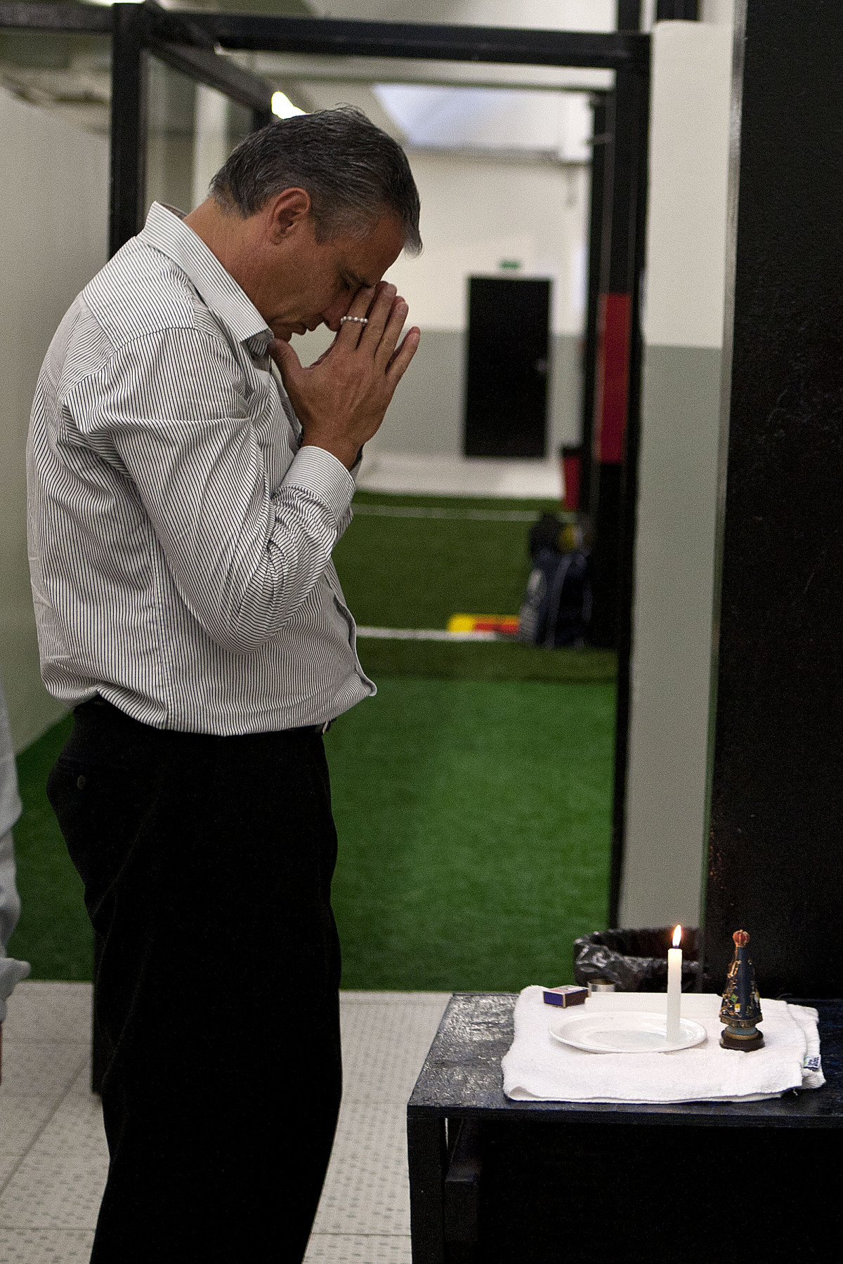Tite nos vestiários antes da partida entre Palmeiras x Corinthians, realizada esta tarde no estádio do Pacaembu, pelas semifinais do Campeonato Paulista de 2011