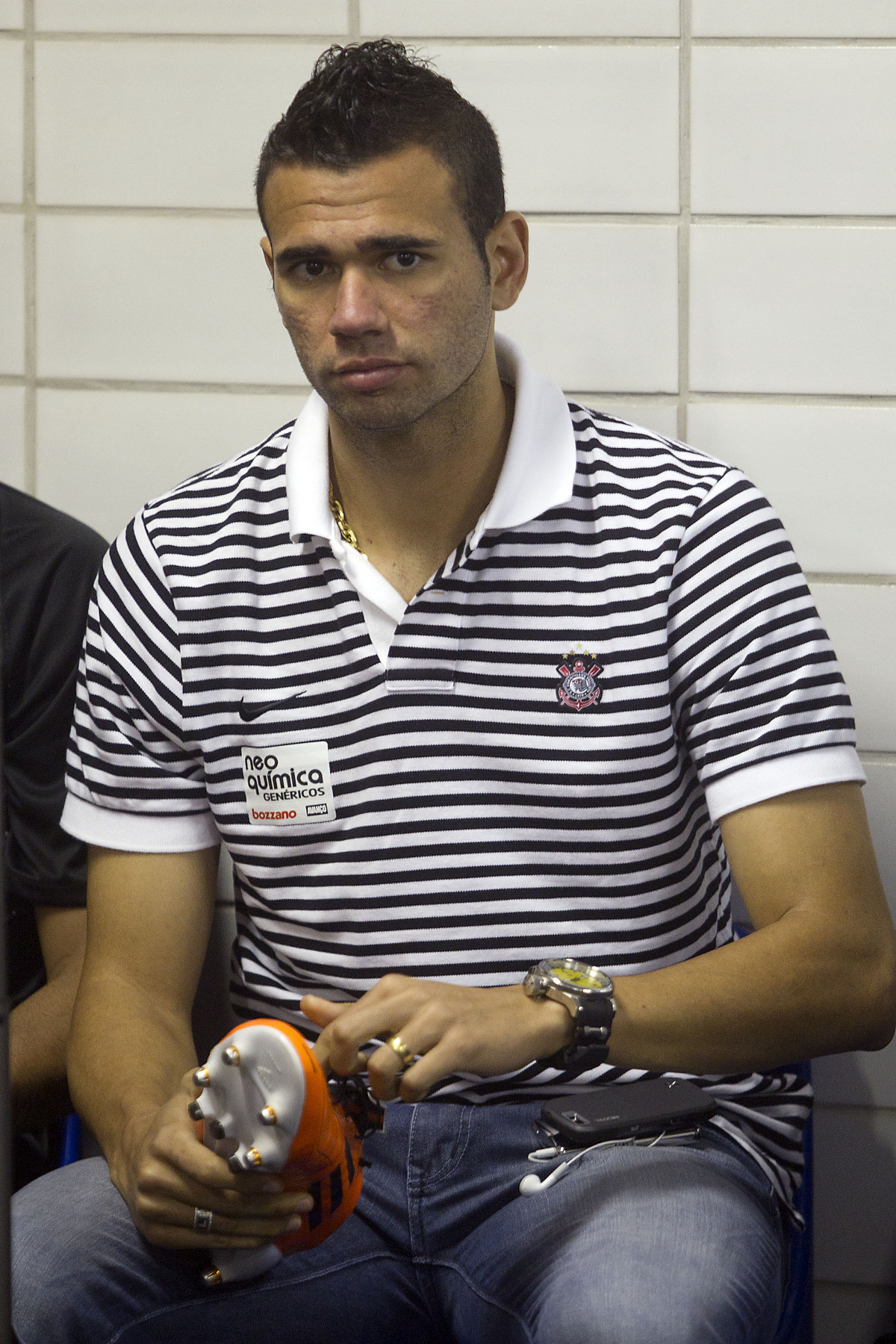 Leandro Castn nos vestirios antes da partida entre Flamengo x Corinthians, realizada esta tarde no estdio do Engenho, na cidade do Rio de Janeiro, pela terceira rodada do Campeonato Brasileiro de 2011