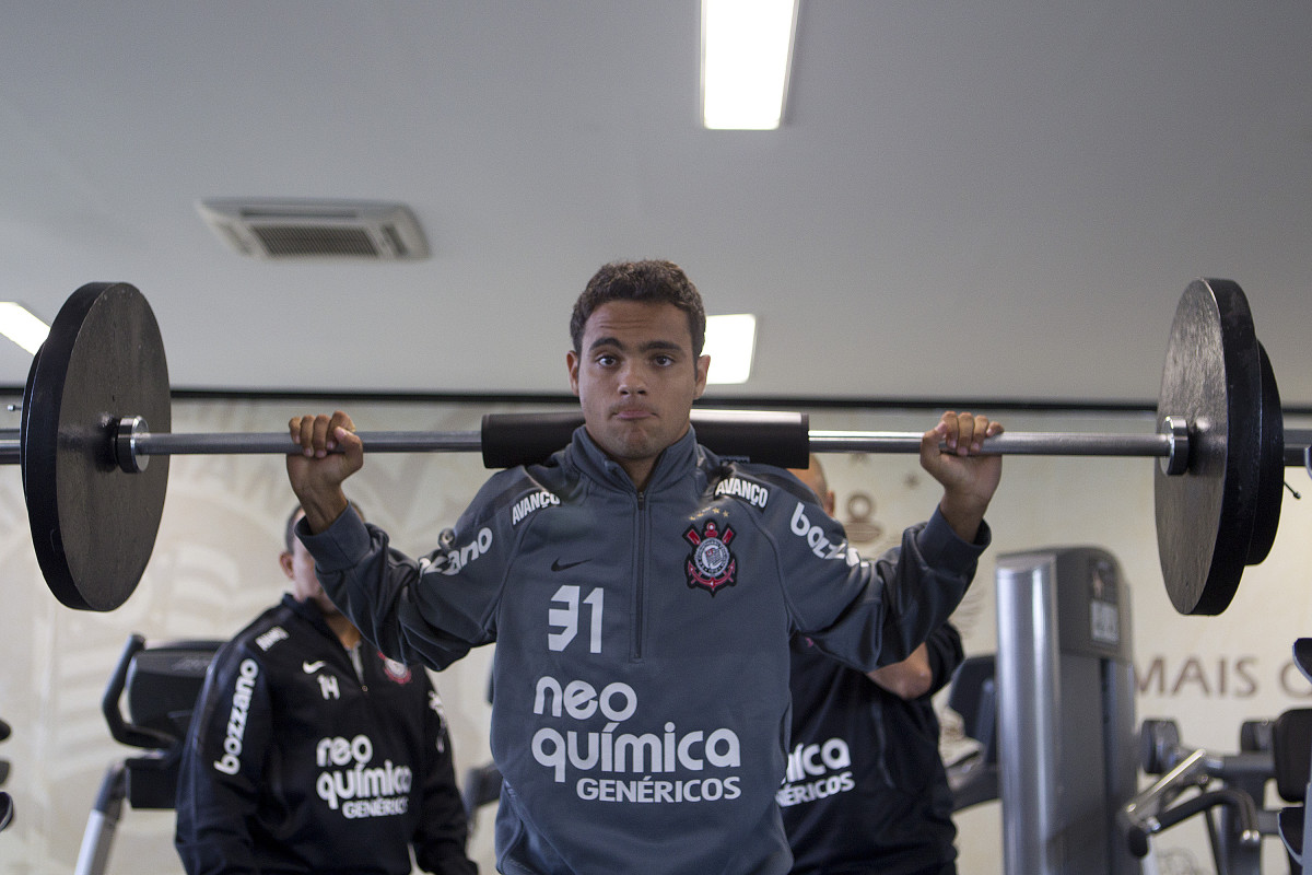 Welder durante treino do Corinthians esta manhã no CT Joaquim Grava, no Parque Ecológico do Tiete. O time se prepara para o jogo contra o Fluminense, dia 12/06, domingo a tarde, no estádio do Pacaembu, pela 4ª rodada do Brasileirão 2011
