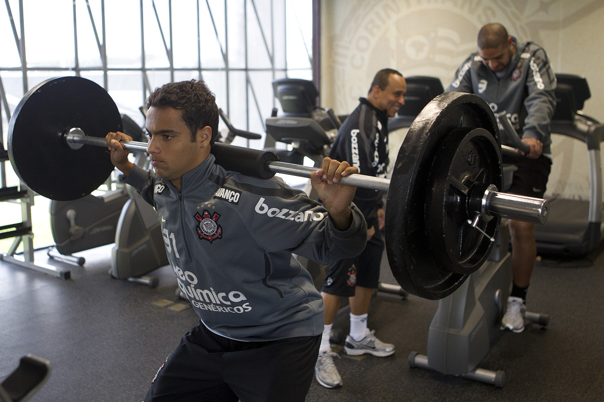 Welder durante treino do Corinthians esta manhã no CT Joaquim Grava, no Parque Ecológico do Tiete. O time se prepara para o jogo contra o Fluminense, dia 12/06, domingo a tarde, no estádio do Pacaembu, pela 4ª rodada do Brasileirão 2011