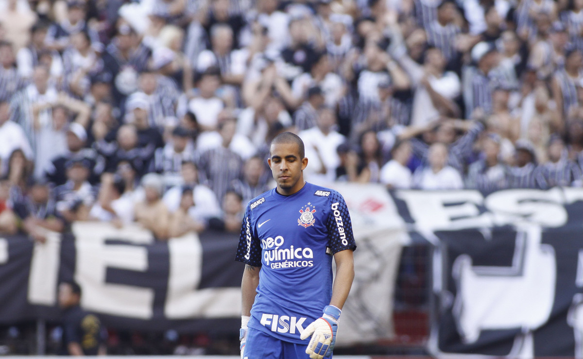 O goleiro Danilo do Corinthians durante partida vlida pelo Campeonato Brasileiro realizado no estdio Arena Da Baixada
