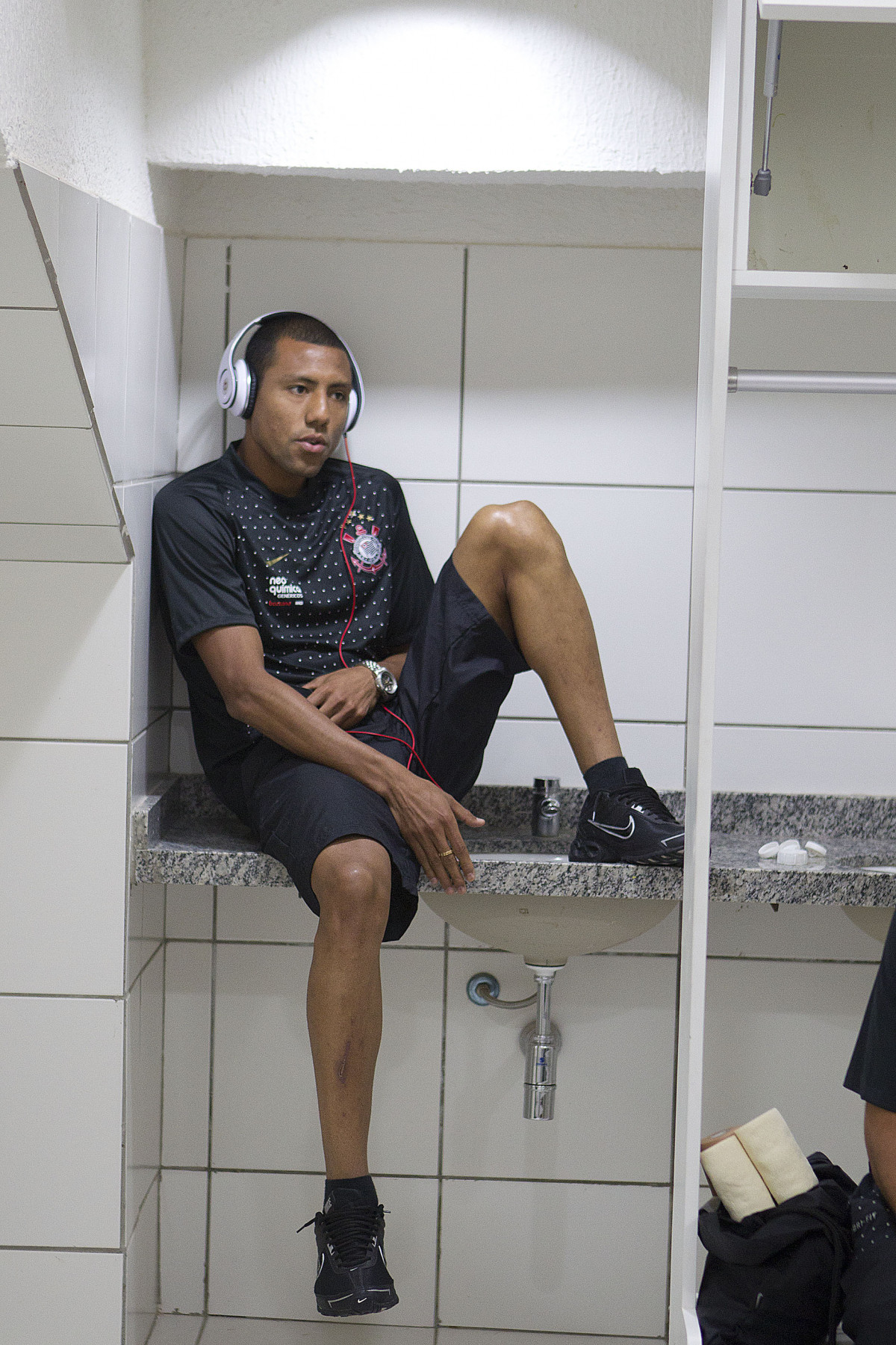 Luis Ramirez nos vestirios antes da partida entre Cear x Corinthians, realizada esta noite no estdio Presidente Vargas, em Fortaleza, vlida pela 35 rodada do Campeonato Brasileiro de 2011