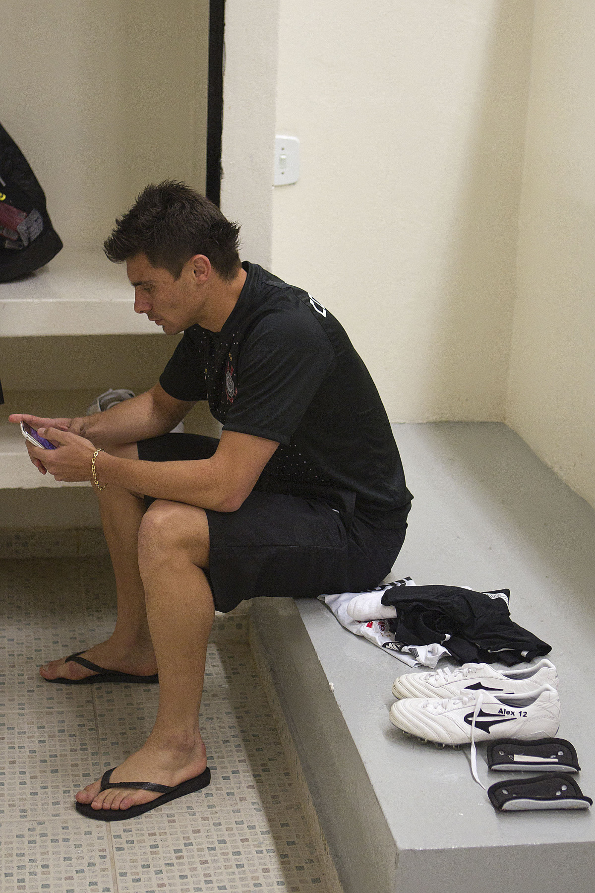 Alex nos vestirios antes da partida entre Corinthians x Atltico-MG, realizada esta tarde no estdio do Pacaembu, vlida pela 36 rodada do Campeonato Brasileiro de 2011