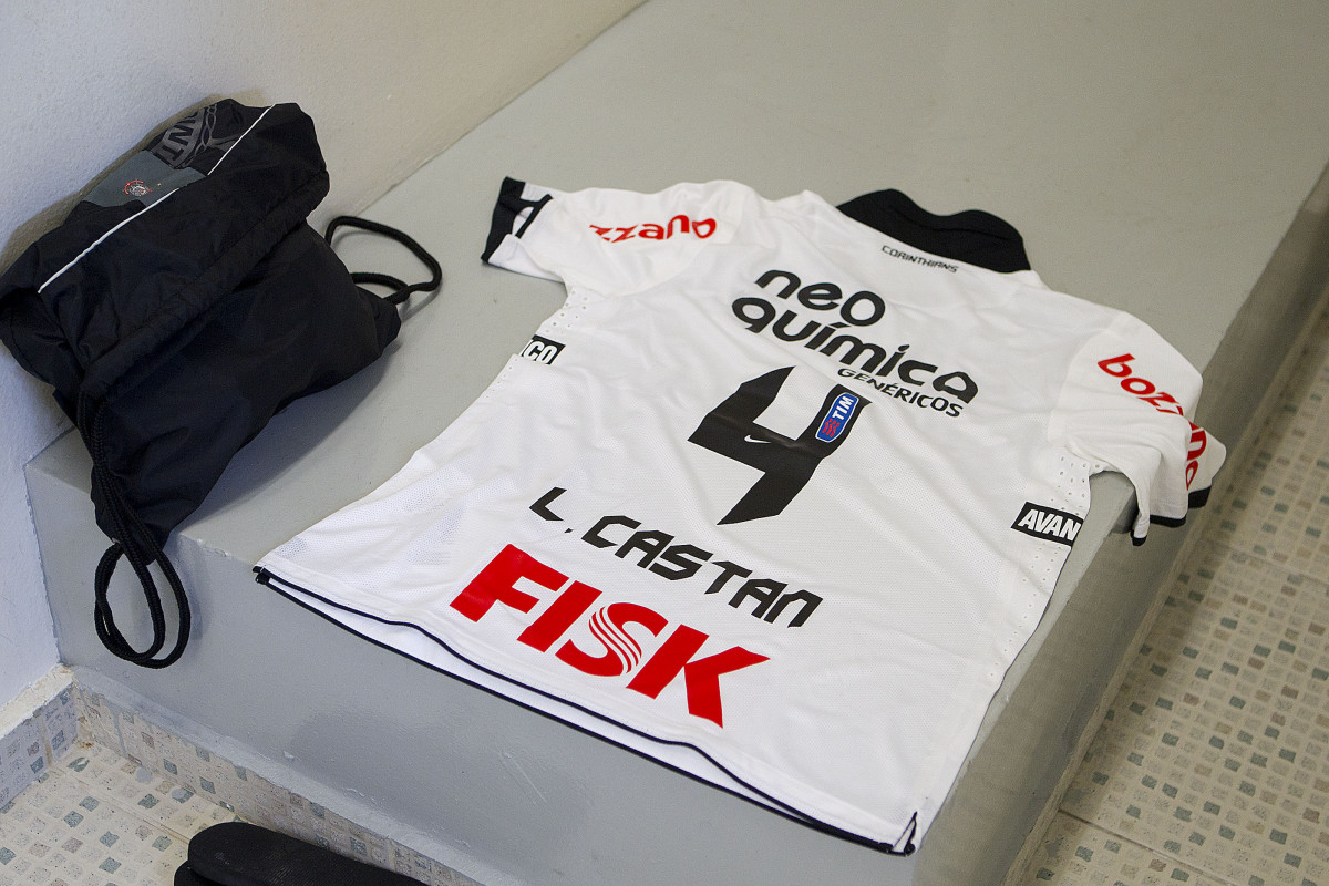 Camisa de Leandro Castn nos vestirios antes da partida entre Corinthians x Palmeiras, realizada esta tarde no estdio do Pacaembu, vlida pela 38 rodada do Campeonato Brasileiro de 2011