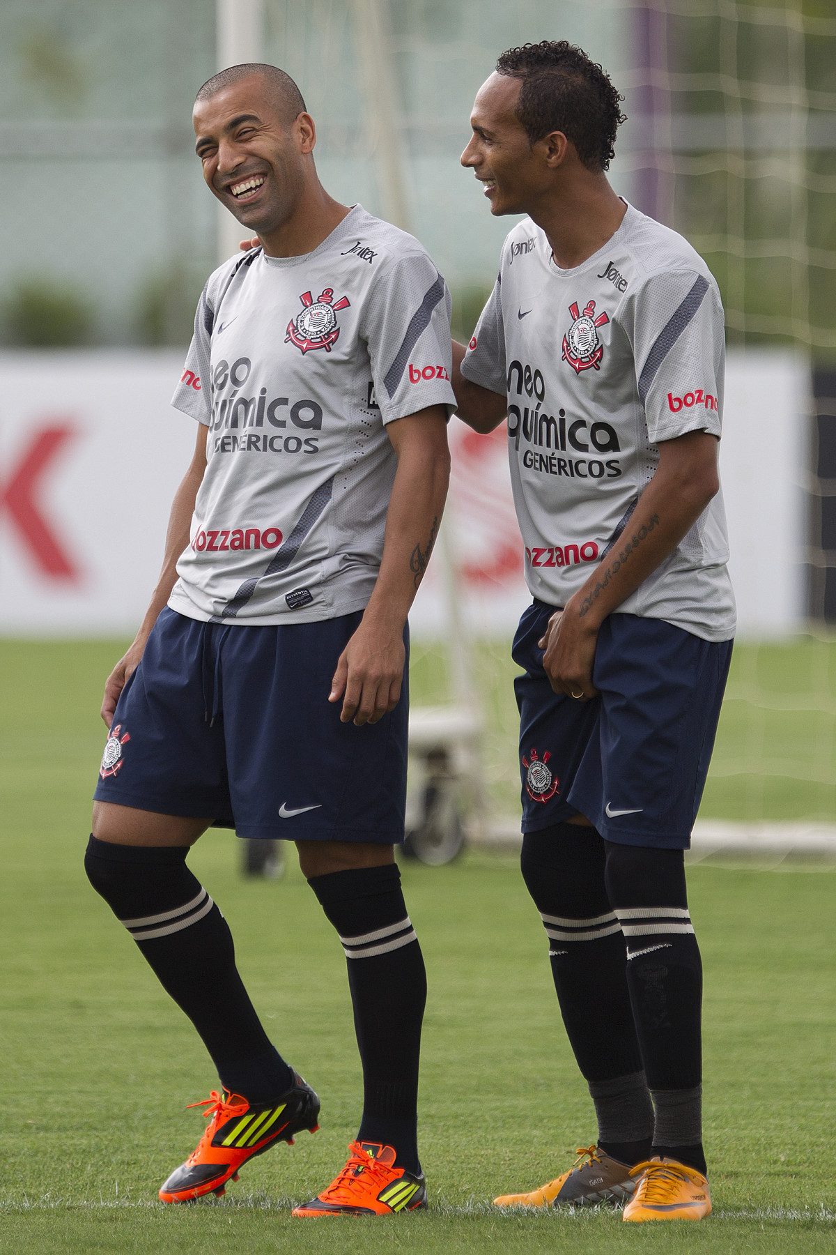 Emerson e Liedson durante o treino desta tarde no CT Joaquim Grava, no Parque Ecolgico do Tiete. Pela primeira rodada do Campeonato Paulista 2012, o primeiro jogo ser dia 21/01, contra o Mirassol, no Pacaembu