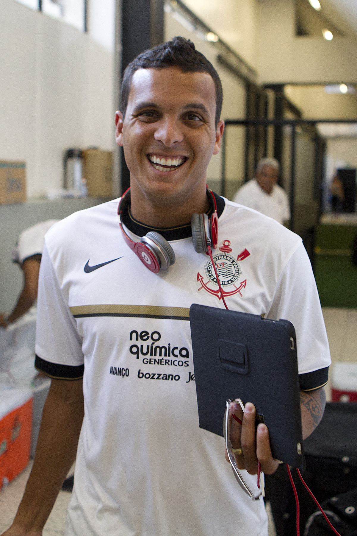 Ramon que volta ao time titular nos vestirios antes da partida entre Corinthians x Bragantino/SP, realizada esta tarde no estdio do Pacaembu, pela 5 rodada do Campeonato Paulista de 2012