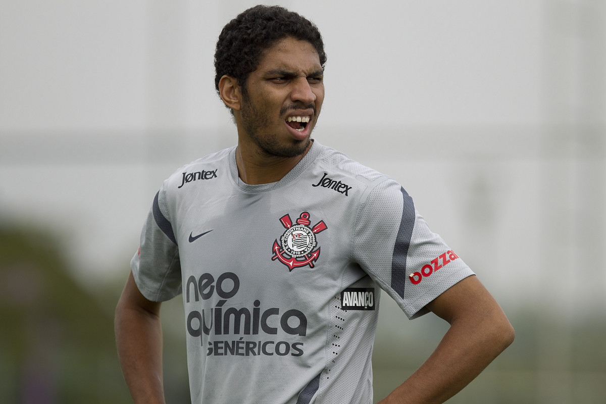 Wallace assumiu que entrava em campo sem vontade de jogar no Timão Wallace assumiu que entrava em campo sem vontade de jogar no Timão