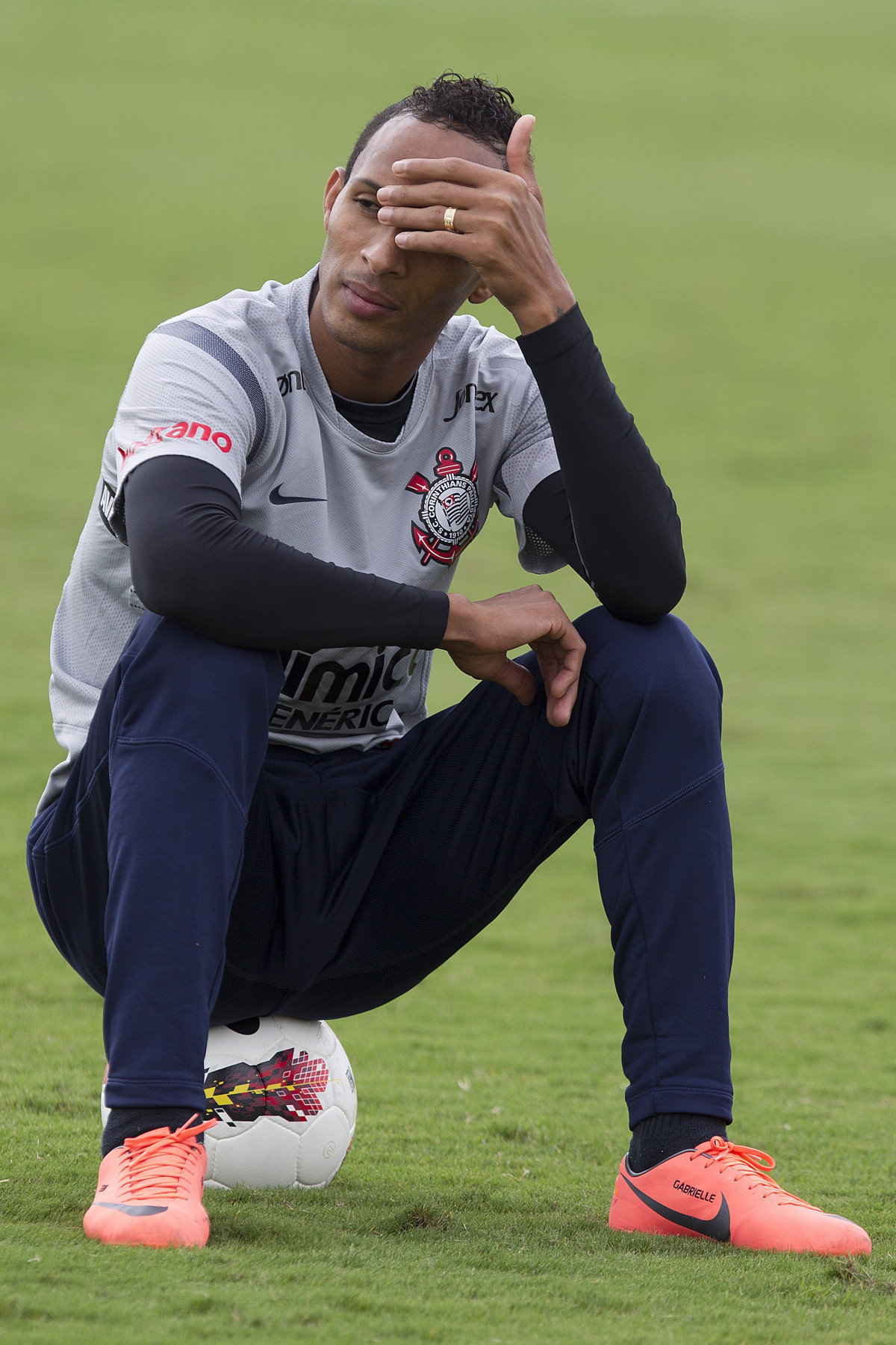 Liedson durante treino desta manh no CT Joaquim Grava, localizado no Parque Ecolgico do Tiete. O prximo jogo da equipe ser dia 02/05, contra o Emelec/Equador, jogo de ida, vlido pelas oitavas de final da Copa Libertadores da Amrica 2012
