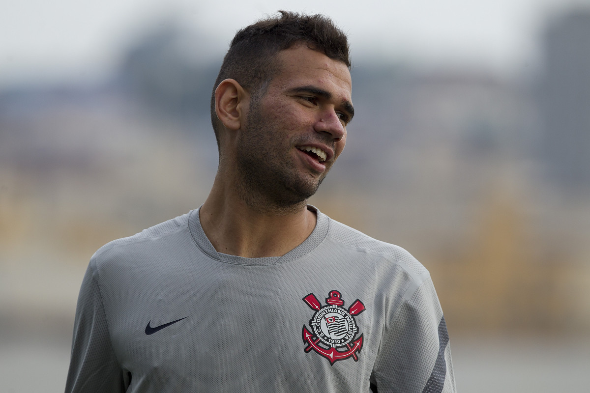 Leandro Castan pode voltar ao Corinthians seis anos aps sair do clube