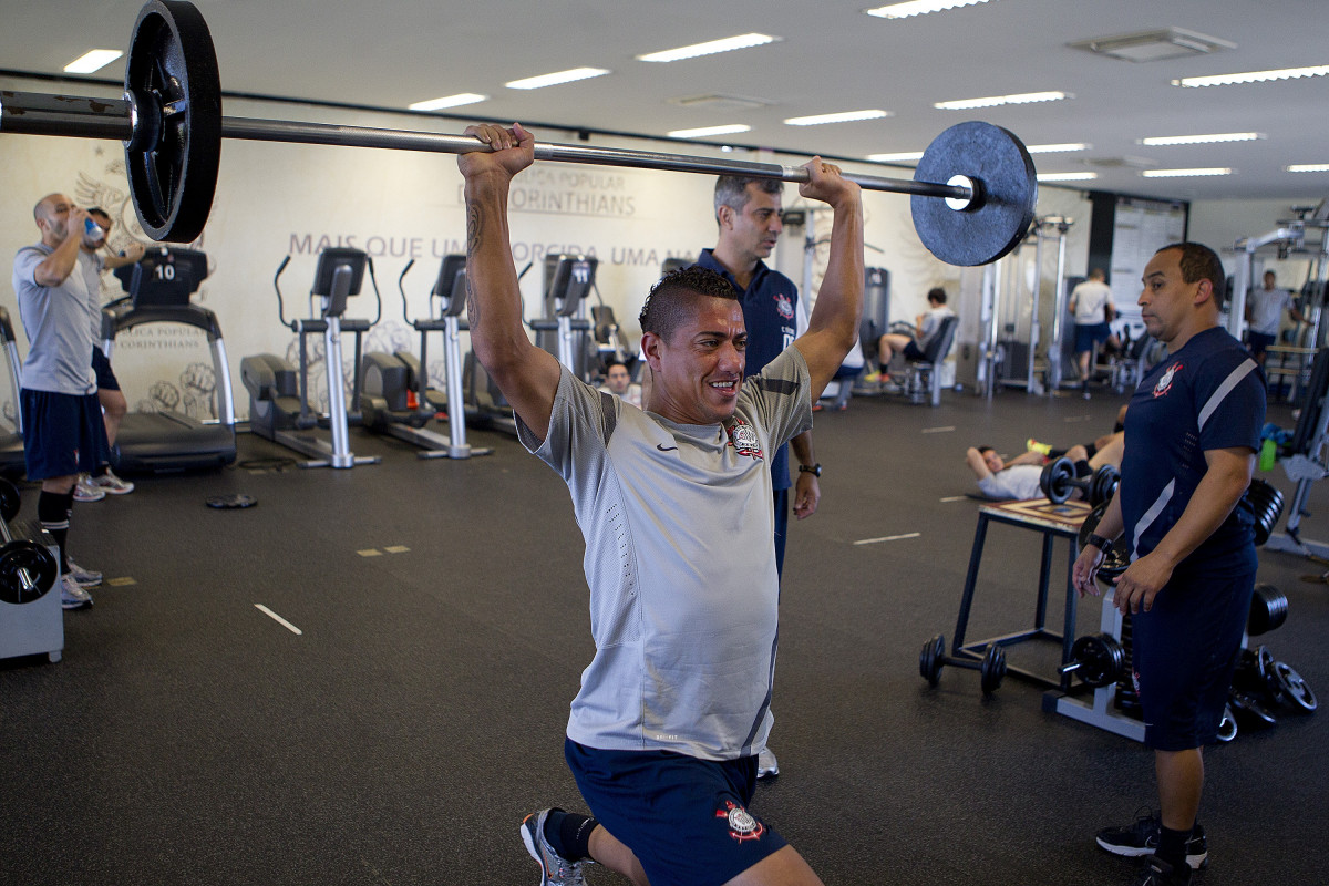 Ralf durante o treino realizado esta manh na academia de musculacao no CT Joaquim Grava, localizado no Parque Ecolgico do Tiete. O prximo jogo da equipe ser quinta-feira, dia 07/06, contra o Figueirense/SC, no estdio do Pacaembu, vlido pela terceira rodada do Campeonato Brasileiro 2012