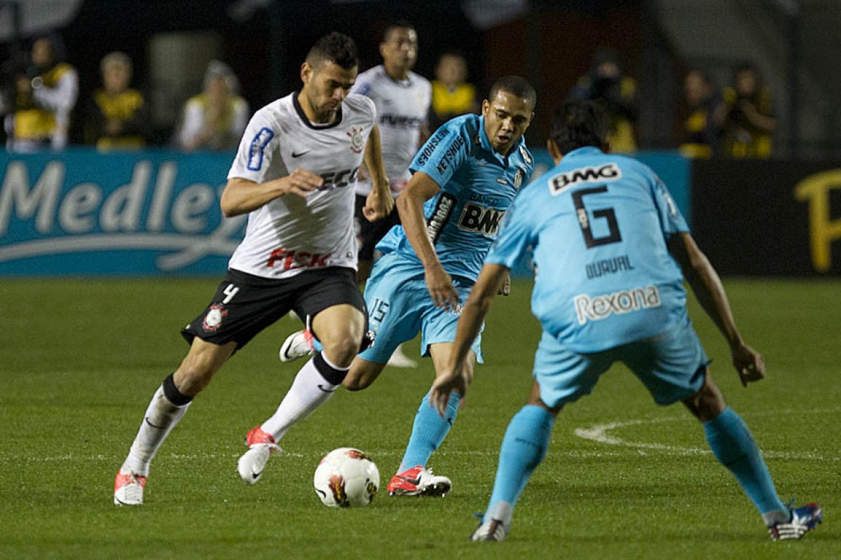 Durante a partida entre Corinthians/Brasil x Santos/Brasil, realizada esta noite no estdio do Pacaembu, jogo de volta, vlido pela semi final da Copa Libertadores de Amrica 2012