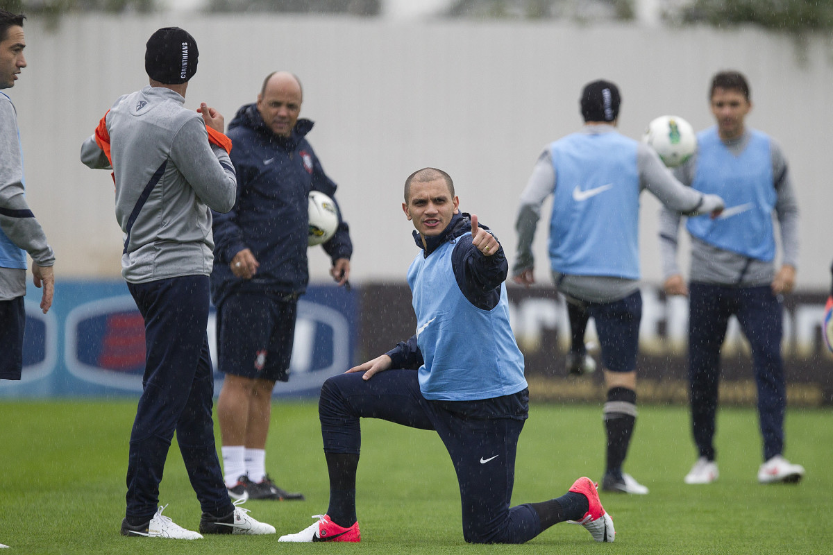 Durante o treino realizado esta tarde no CT Joaquim Grava, localizado no Parque Ecológico do Tiete. O próximo jogo da equipe será quarta-feira, 18/07, contra o Flamengo, no Engenhão, válido pela 10ª rodada do Campeonato Brasileiro de 2012