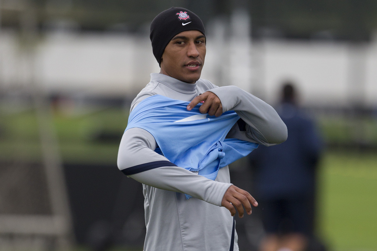 Durante o treino realizado esta tarde no CT Joaquim Grava, localizado no Parque Ecológico do Tiete. O próximo jogo da equipe será quarta-feira, 18/07, contra o Flamengo, no Engenhão, válido pela 10ª rodada do Campeonato Brasileiro de 2012