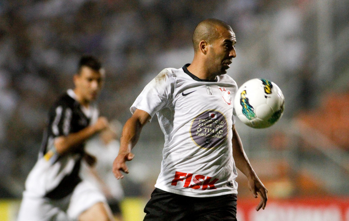 Emerson do Corinthians durante partida vlida pelo Campeonato Brasileiro realizado no estdio do Pacaembu