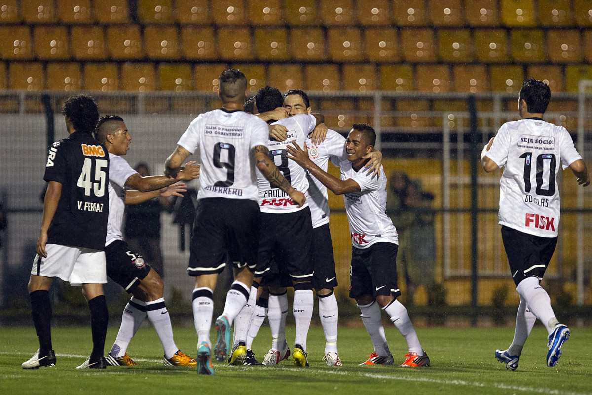 Durante a partida entre Corinthians x Coritiba, realizada esta noite no estdio do Pacaembu, jogo vlido pela 35 rodada do Campeonato Brasileiro de 2012