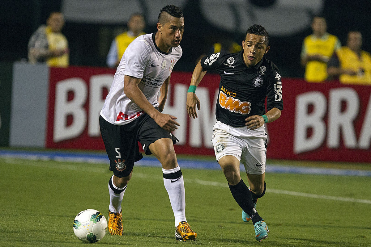 Durante a partida entre Corinthians x Coritiba, realizada esta noite no estdio do Pacaembu, jogo vlido pela 35 rodada do Campeonato Brasileiro de 2012