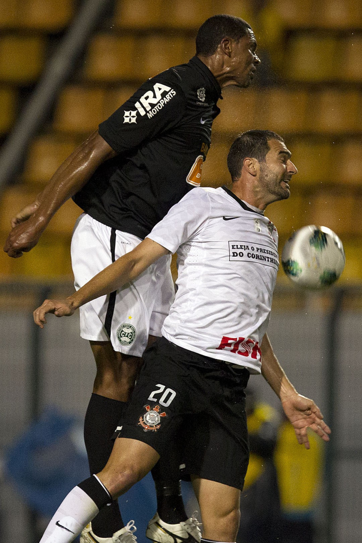 Durante a partida entre Corinthians x Coritiba, realizada esta noite no estdio do Pacaembu, jogo vlido pela 35 rodada do Campeonato Brasileiro de 2012