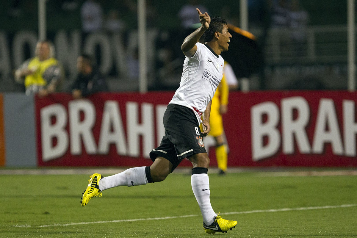 Durante a partida entre Corinthians x Coritiba, realizada esta noite no estdio do Pacaembu, jogo vlido pela 35 rodada do Campeonato Brasileiro de 2012